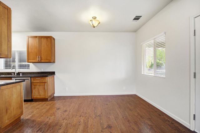 411 Berkeley Ave, Roseville, CA 95678