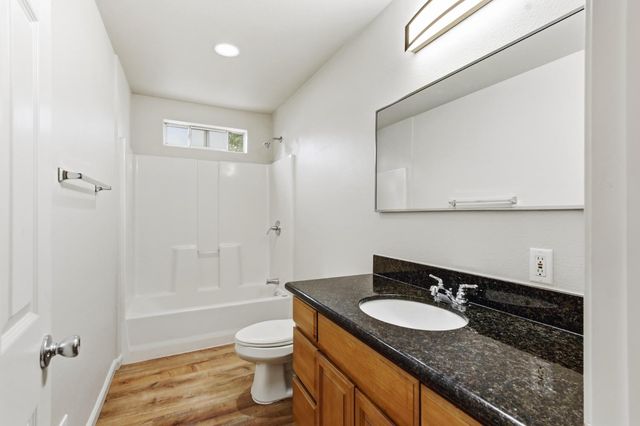 411 Berkeley Ave, Roseville, CA 95678