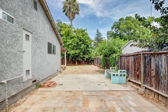 411 Berkeley Ave, Roseville, CA 95678