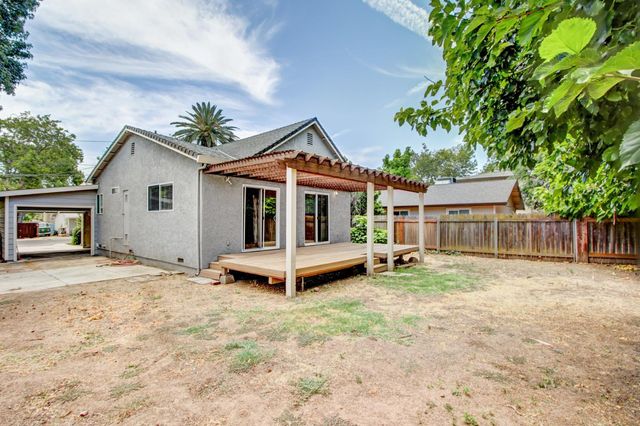 411 Berkeley Ave, Roseville, CA 95678