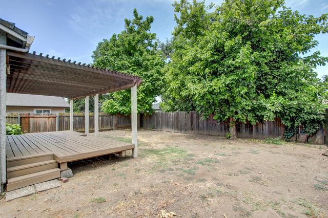 411 Berkeley Ave, Roseville, CA 95678