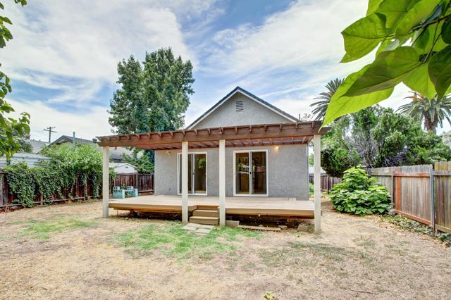 411 Berkeley Ave, Roseville, CA 95678