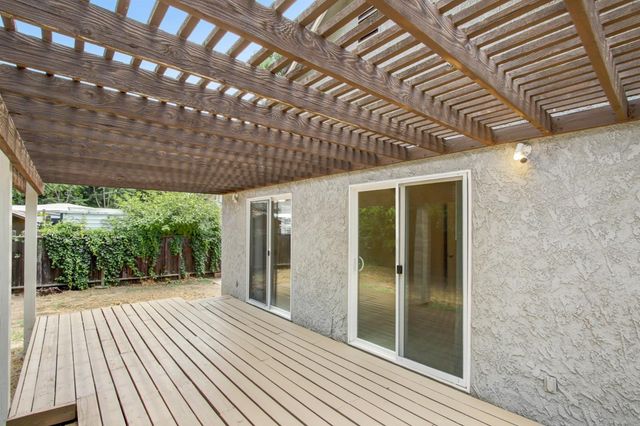 411 Berkeley Ave, Roseville, CA 95678