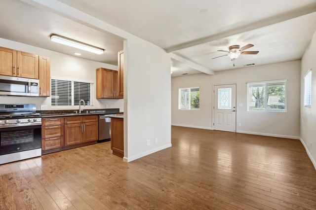 411 Berkeley Ave, Roseville, CA 95678