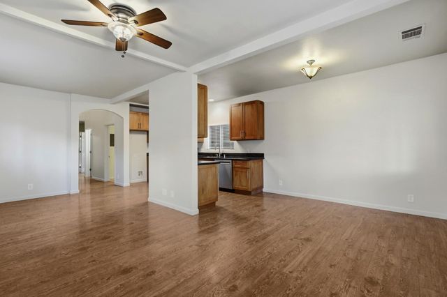 411 Berkeley Ave, Roseville, CA 95678