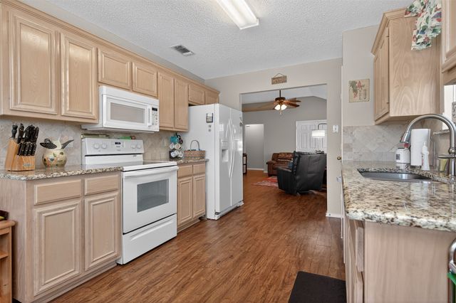 5700 Alicante Drive, Arlington, TX 76017