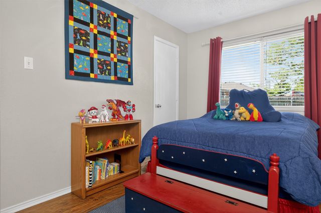 5700 Alicante Drive, Arlington, TX 76017