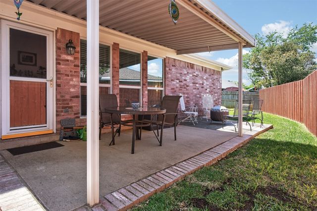 5700 Alicante Drive, Arlington, TX 76017