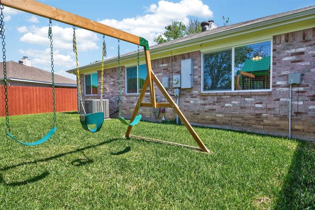 5700 Alicante Drive, Arlington, TX 76017