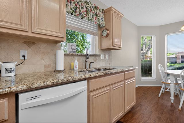 5700 Alicante Drive, Arlington, TX 76017