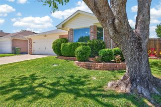 5700 Alicante Drive, Arlington, TX 76017