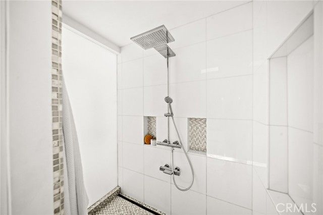 1046 N Hillcrest Road, Beverly Hills, CA 90210