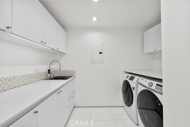 1046 N Hillcrest Road, Beverly Hills, CA 90210