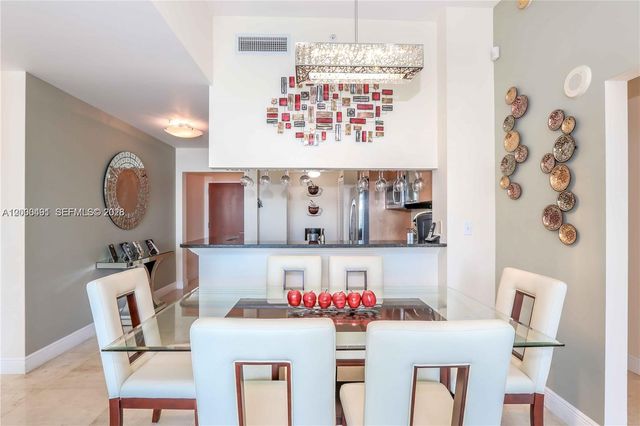 31 SE 5th St 4212, Miami, FL 33131