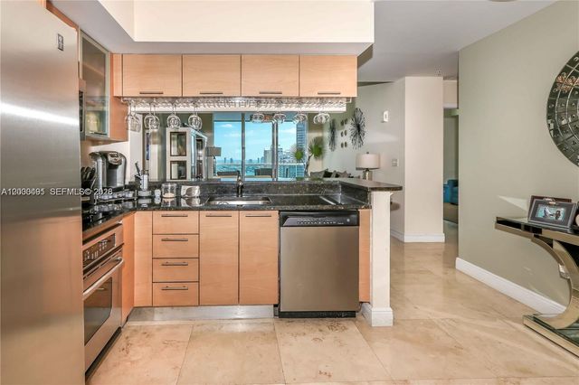 31 SE 5th St 4212, Miami, FL 33131