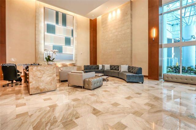 31 SE 5th St 4212, Miami, FL 33131