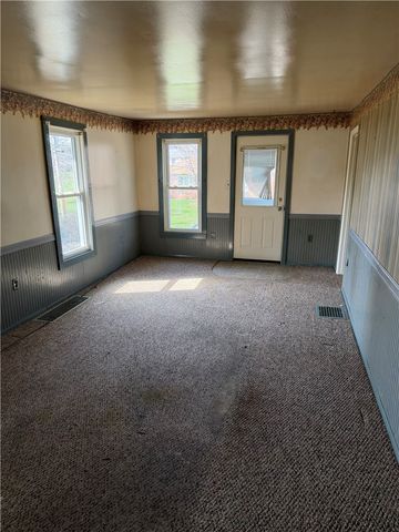 1015 Cascade Rd, Monaca, PA 15061