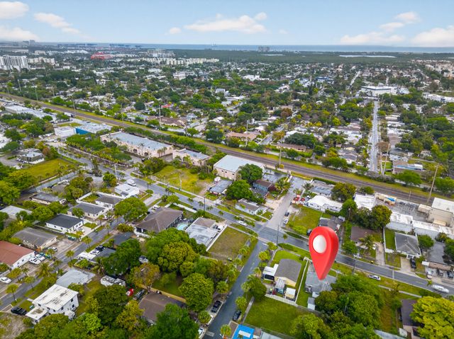 726 Phippen Waiters Road, Dania Beach, FL 33004