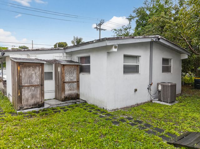 726 Phippen Waiters Road, Dania Beach, FL 33004