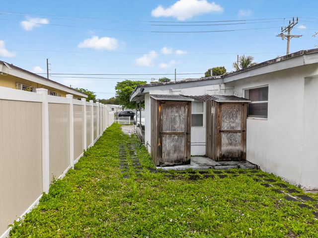 726 Phippen Waiters Road, Dania Beach, FL 33004