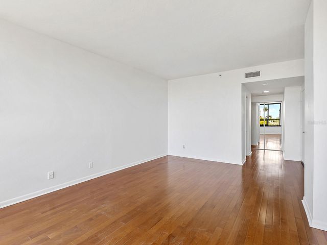 1255 N GULFSTREAM AVENUE 205, Sarasota, FL 34236