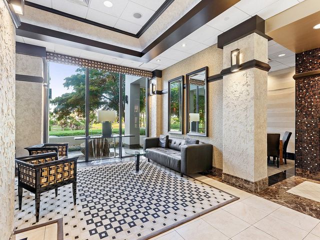 1255 N GULFSTREAM AVENUE 205, Sarasota, FL 34236