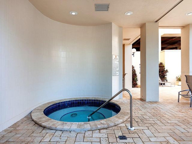 1255 N GULFSTREAM AVENUE 205, Sarasota, FL 34236