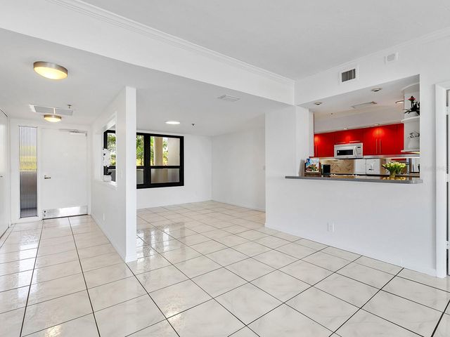 1255 N GULFSTREAM AVENUE 205, Sarasota, FL 34236