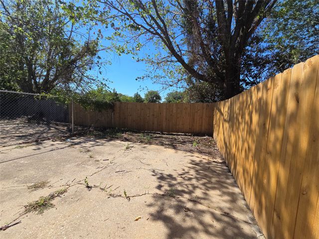 2400 Monte Carlo Drive A, Arlington, TX 76015