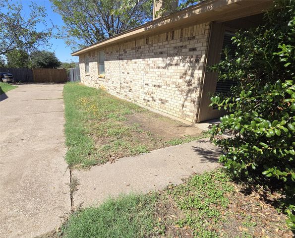 2400 Monte Carlo Drive A, Arlington, TX 76015