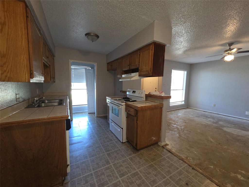 2400 Monte Carlo Drive A, Arlington, TX 76015 — photo 4