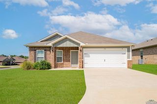 401 Caprock Dr, Longview, TX 75605