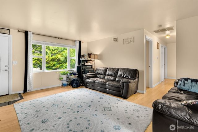 14508 SE 276th Place, Kent, WA 98042