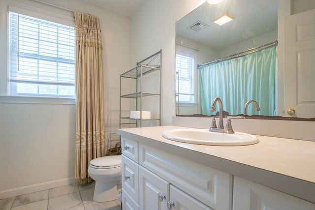 30 Briarcliff Dr, Auburn, MA 01501