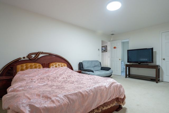 30 Briarcliff Dr, Auburn, MA 01501