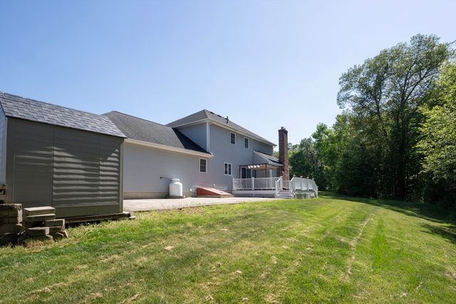 30 Briarcliff Dr, Auburn, MA 01501