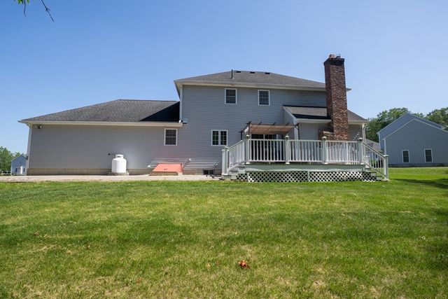 30 Briarcliff Dr, Auburn, MA 01501