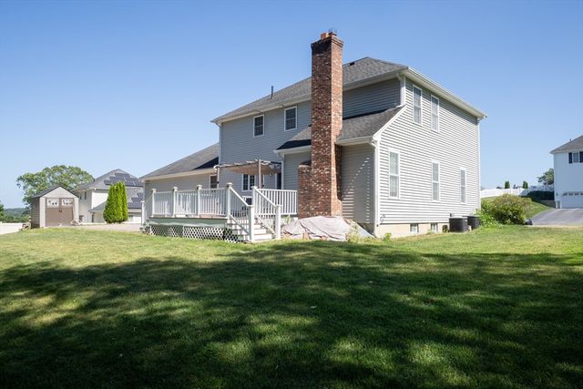 30 Briarcliff Dr, Auburn, MA 01501
