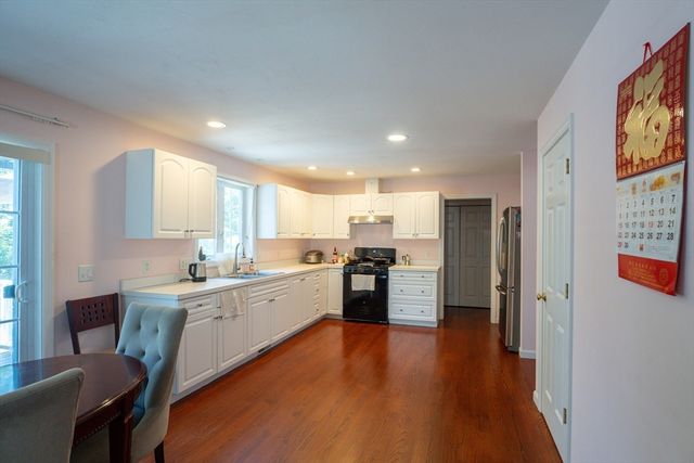 30 Briarcliff Dr, Auburn, MA 01501