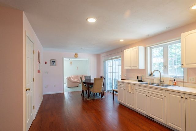 30 Briarcliff Dr, Auburn, MA 01501