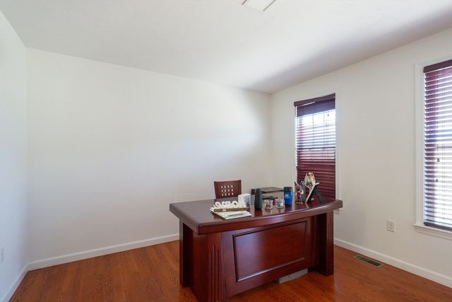 30 Briarcliff Dr, Auburn, MA 01501