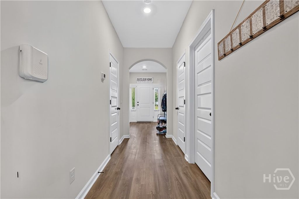 Image 10 of property listing at 4881 Castleoak Drive, Richmond Hill, GA 31324
