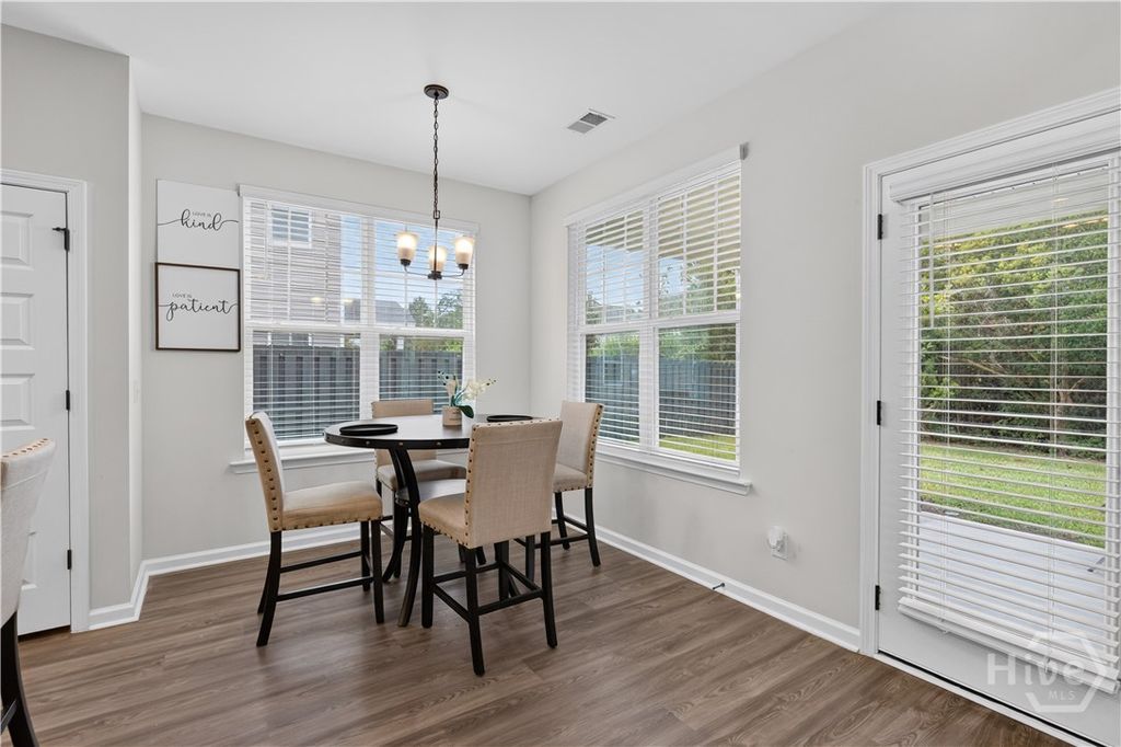 Image 15 of property listing at 4881 Castleoak Drive, Richmond Hill, GA 31324