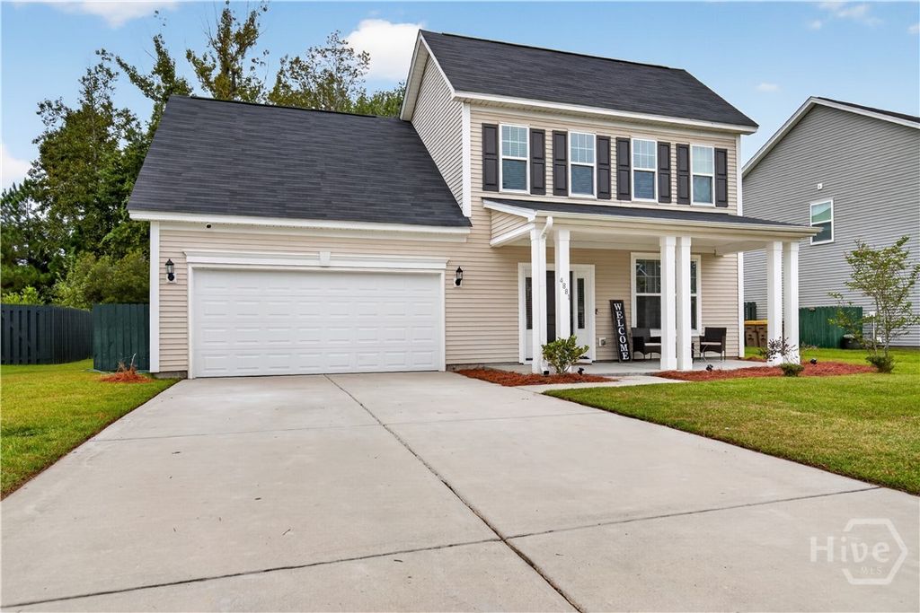 Image 2 of property listing at 4881 Castleoak Drive, Richmond Hill, GA 31324