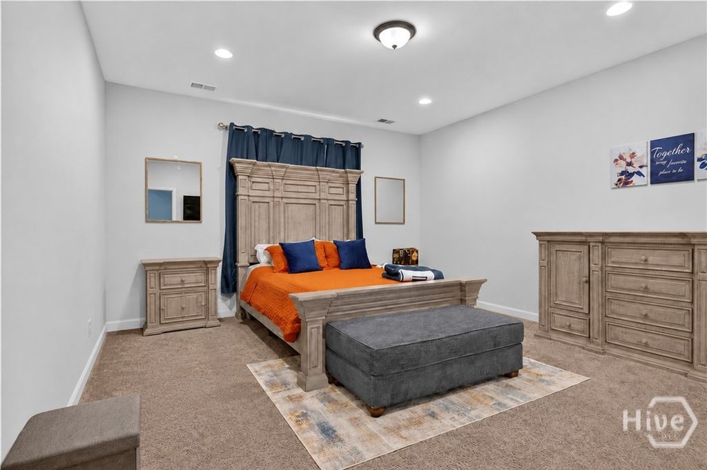Image 20 of property listing at 4881 Castleoak Drive, Richmond Hill, GA 31324