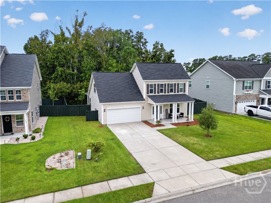 Image 3 of property listing at 4881 Castleoak Drive, Richmond Hill, GA 31324