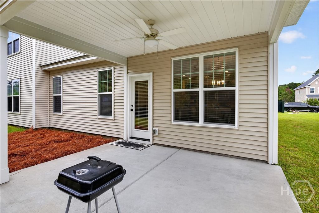 Image 35 of property listing at 4881 Castleoak Drive, Richmond Hill, GA 31324
