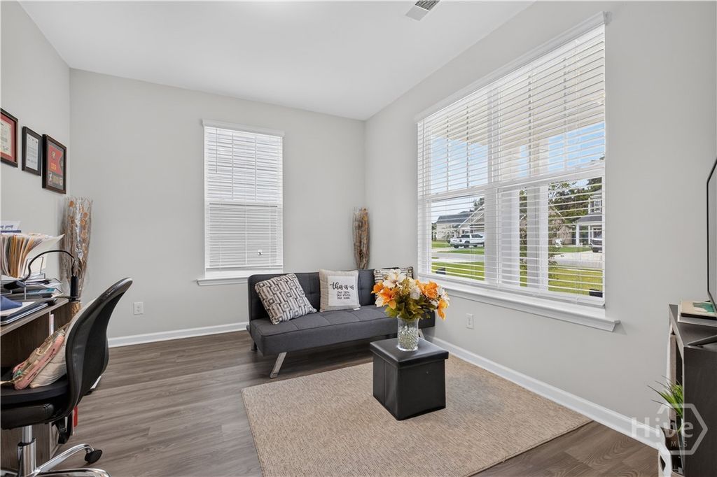 Image 8 of property listing at 4881 Castleoak Drive, Richmond Hill, GA 31324