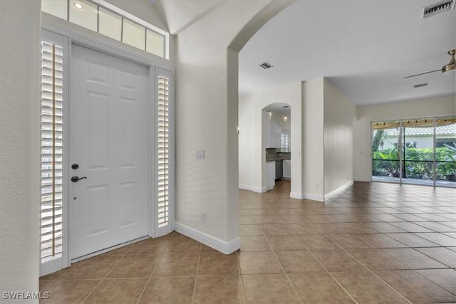 837 Vistana CIR 20, Naples, FL 34119