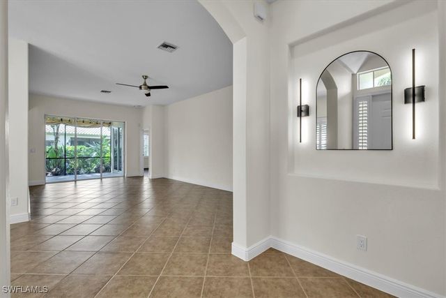 837 Vistana CIR 20, Naples, FL 34119